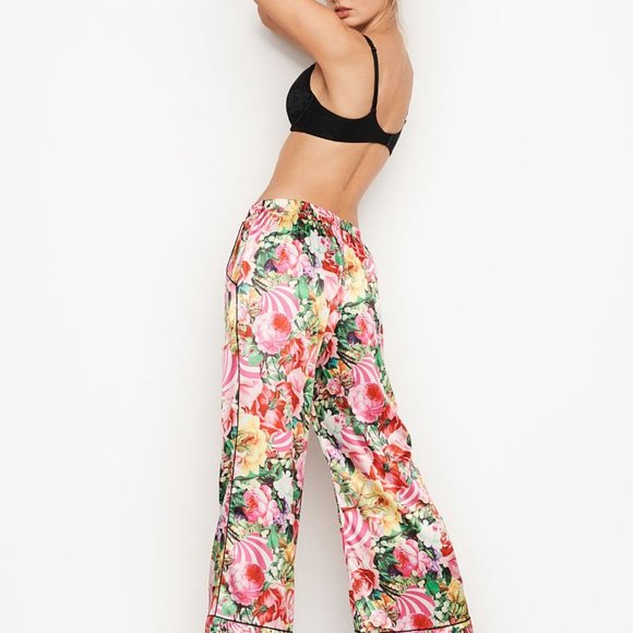 Mary Katrantzou x Victoria's Secret Silk Pajama Set - Picture 4 of 4